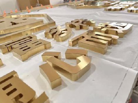 池州拉丝不锈钢字的特点。